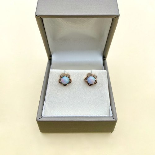 9ct. Gold Opal Stud Earrings.