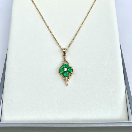 9ct. Gold Green Clover Pendant.