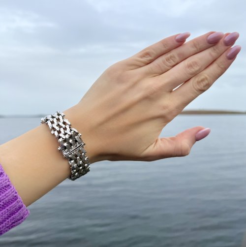 Silver Italian Milanese Gate Bracelet.