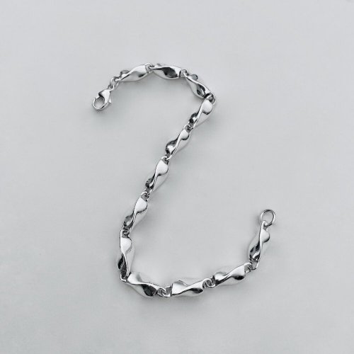 Silver Bracelet / Oblong Twist Links.