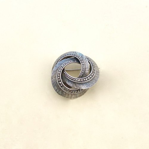 Silver Swirl Brooch / circa 1940.