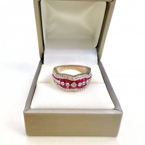18ct. White Gold Ruby &amp; Diamond Ring. MASSIVE PRICE DROP 26% | €364 OFF!