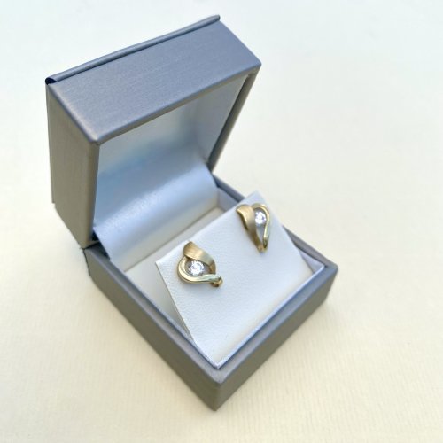 9ct. Gold Earrings with Cubic Zirconia to Centre.