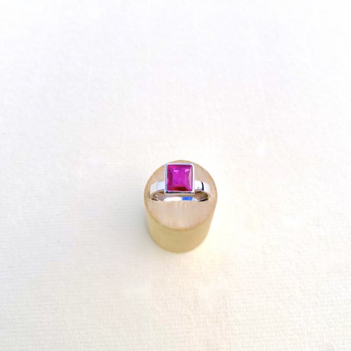 18ct. White Gold Designer Square Set Pink Ring.