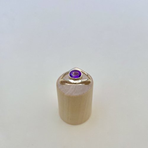 9ct. Solid Gold Amethyst Ring.