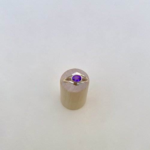 9ct. Solid Gold Amethyst Ring.