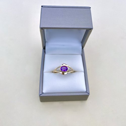 9ct. Solid Gold Amethyst Ring.