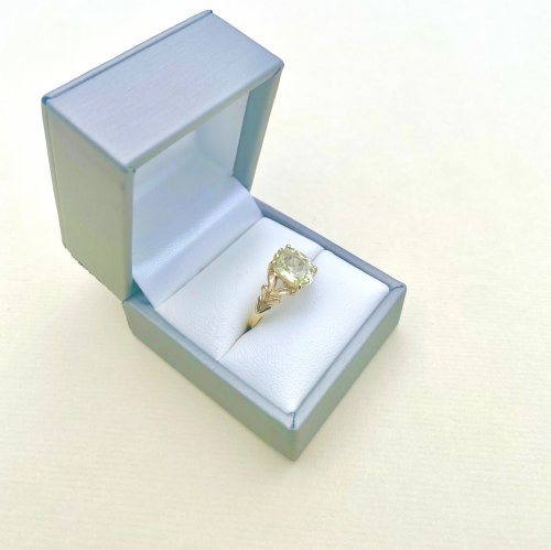 9ct. Gold Citrine Set Ring / Acanthus Foliage Design. 