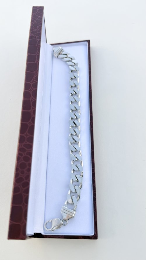 Sterling Silver Curb Link (Cuban Link) Chain Bracelet. NEW STOCK.