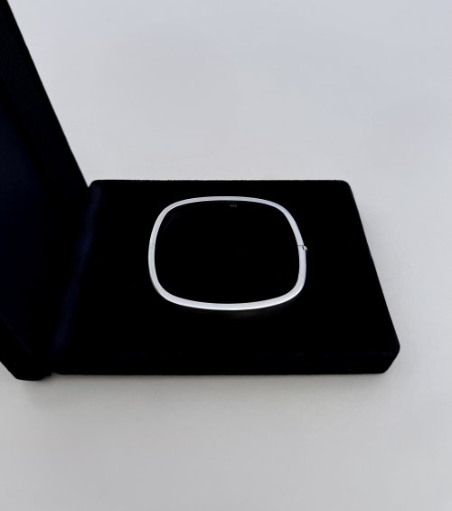 Sterling Silver Square Bangle. NEW IN STOCK.