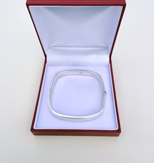 Sterling Silver Square Bangle. NEW IN STOCK.