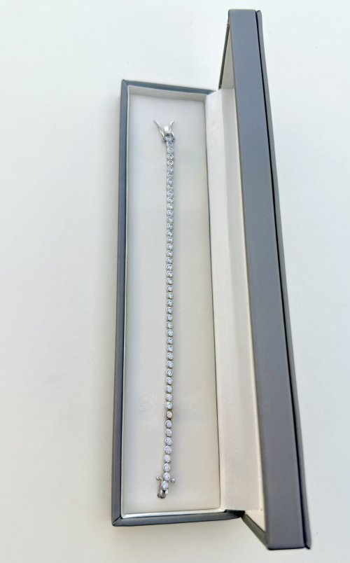 Sparkling Silver Tennis Bracelet. NEW STOCK.