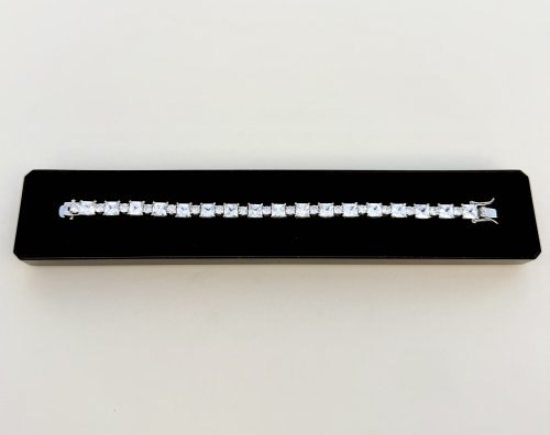 Silver Bracelet with Square-Cut Cubic Zirconia 7". NEW STOCK.