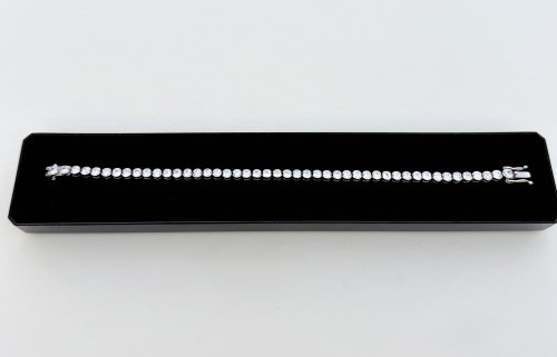 Sparkling Silver Tennis Bracelet. NEW STOCK.