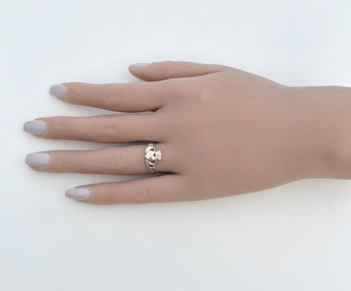 Hallmarked 9ct. Yellow Gold Claddagh Ring. NEW STOCK.