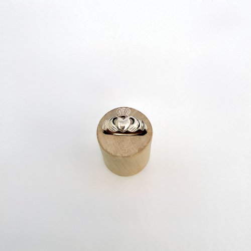 Hallmarked 9ct. Yellow Gold Claddagh Ring. NEW STOCK.
