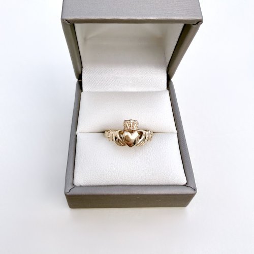 Hallmarked 9ct. Yellow Gold Claddagh Ring. NEW STOCK.