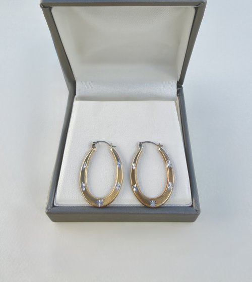 9ct. Yellow Gold Star-Embossed Oval Hoop Earrings. NEW STOCK.