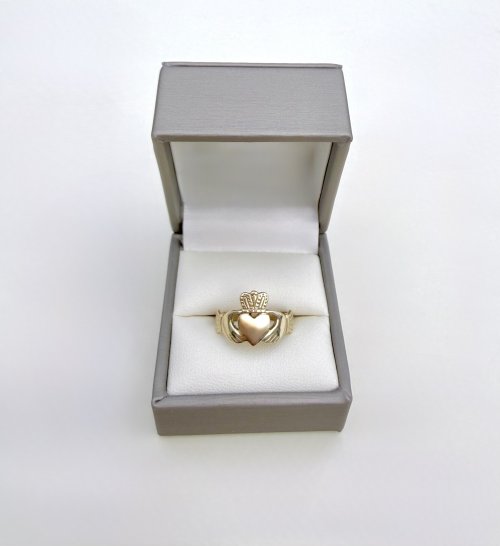 Hallmarked 9ct. Yellow Gold Claddagh Ring.