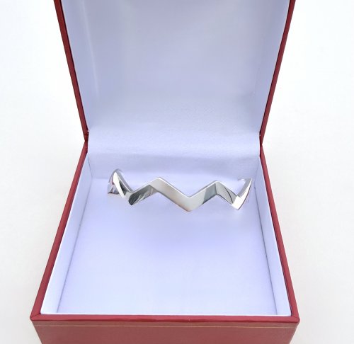 Silver Zig-Zag Bangle. NEW STOCK.