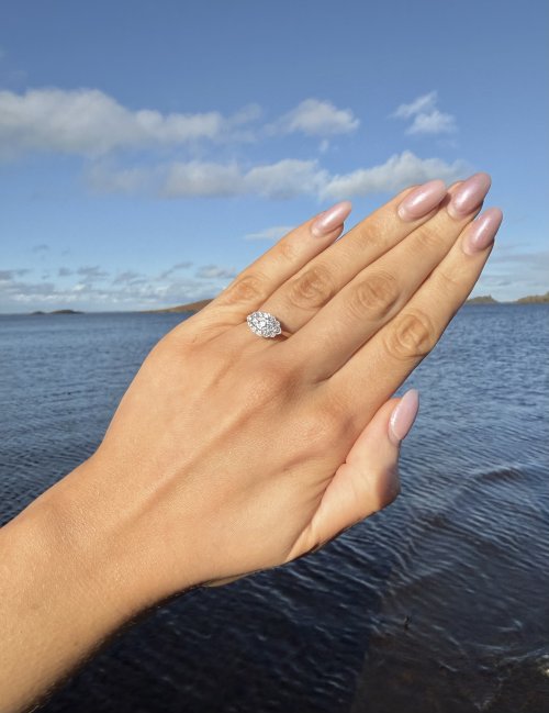 18ct. Yellow Gold Diamond Oval Set Ring. NEW STOCK.