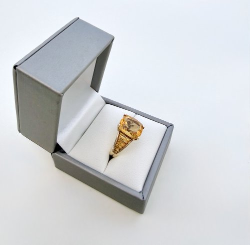 9ct. Gold Citrine Ring / Square Shape. NEW IN.