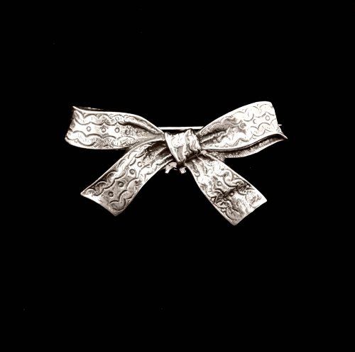 Silver Bow Brooch.  NEW STOCK.