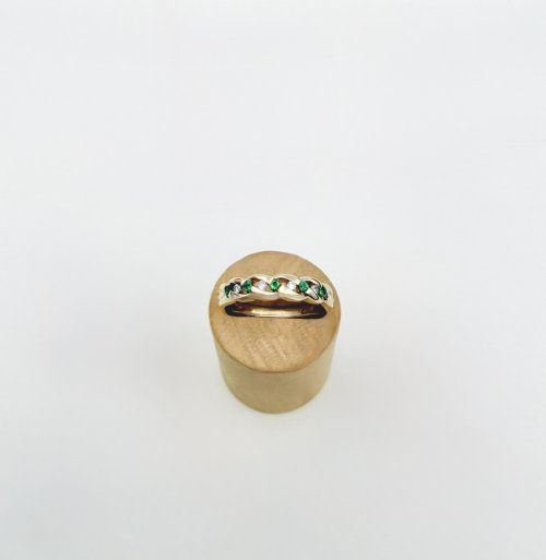 9ct. Yellow Gold Emerald &amp; Diamond Set Infinity Ring. NEW STOCK.