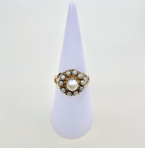 Antique Style Cultured Pearl Ring in 9ct. Yellow Gold. NEW STOCK.