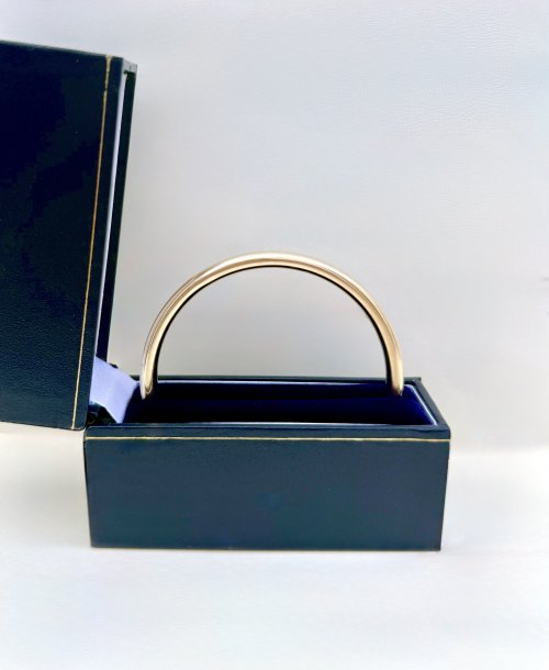 Exquisite 9ct. Yellow Gold Round Bangle. NEW STOCK.