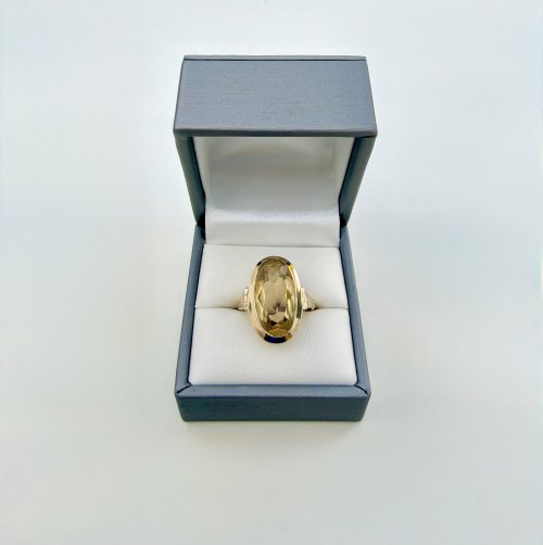 Hallmarked 9ct. Yellow Gold Oval Faceted Citrine Ring. NEW STOCK.