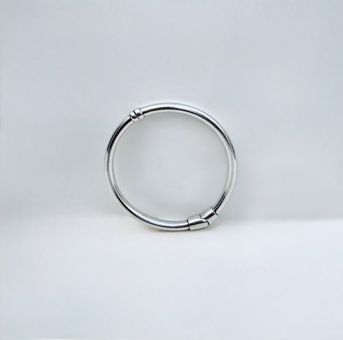 Silver Slim Oval Bangle with Magnetic Clasp. NEW IN STOCK.