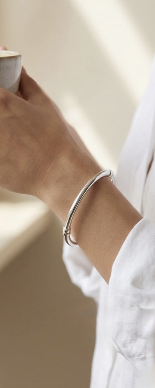 Silver Slim Oval Bangle with Magnetic Clasp. NEW IN STOCK.