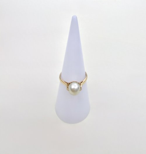 Vintage 9ct. Yellow Gold Pearl Ring - Lotus Leaf Design. NEW IN STOCK.