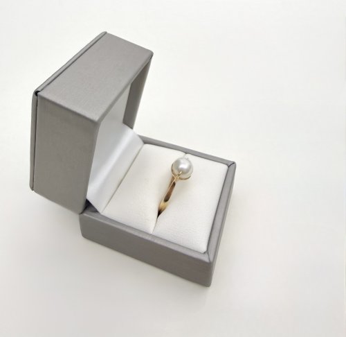 Vintage 9ct. Yellow Gold Pearl Ring - Lotus Leaf Design. NEW IN STOCK.