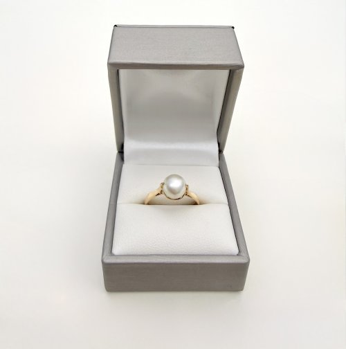 Vintage 9ct. Yellow Gold Pearl Ring - Lotus Leaf Design. NEW IN STOCK.