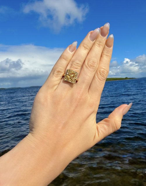 9ct. Yellow Gold Citrine Statement Ring - Marquise &amp; Round-Cut Design. NEW IN STOCK.