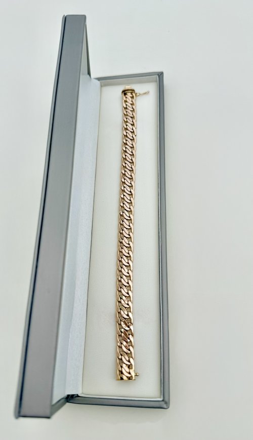 Italian 9ct. Yellow Gold Curb Link Bracelet – 10mm Wide.  NEW IN STOCK.