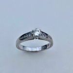 18ct. White Gold Diamond Ring..