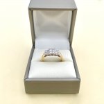 18ct. Gold Diamond Ring.