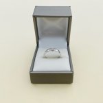 18ct. White Gold Single Stone Diamond Ring.