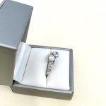 9ct. White Gold 2-stone CZ Ring.