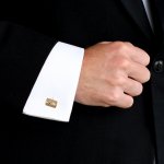 9ct. gold vintage rectangular cufflinks.