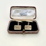 9ct. gold vintage rectangular cufflinks.