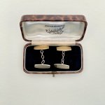 9ct. gold rectangular cufflinks 1930’s.