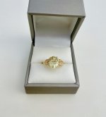 9ct. Gold Citrine Set Ring / Acanthus Foliage Design. 