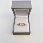 18ct. Gold 5-Stone Diamond Ring. 