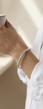 Silver Slim Oval Bangle with Magnetic Clasp. NEW IN STOCK.