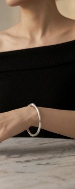 Silver Slim Oval Bangle with Magnetic Clasp. NEW IN STOCK.